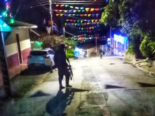 Los sujetos armados habrían entregado mensajes alusivos al frente Manuel Vásquez Castaño de ELN. Crédito: Red de Apoyo Cauca.