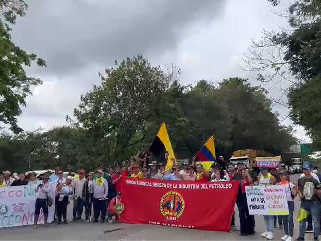 Protesta de campesinos en la Ruta del Sol