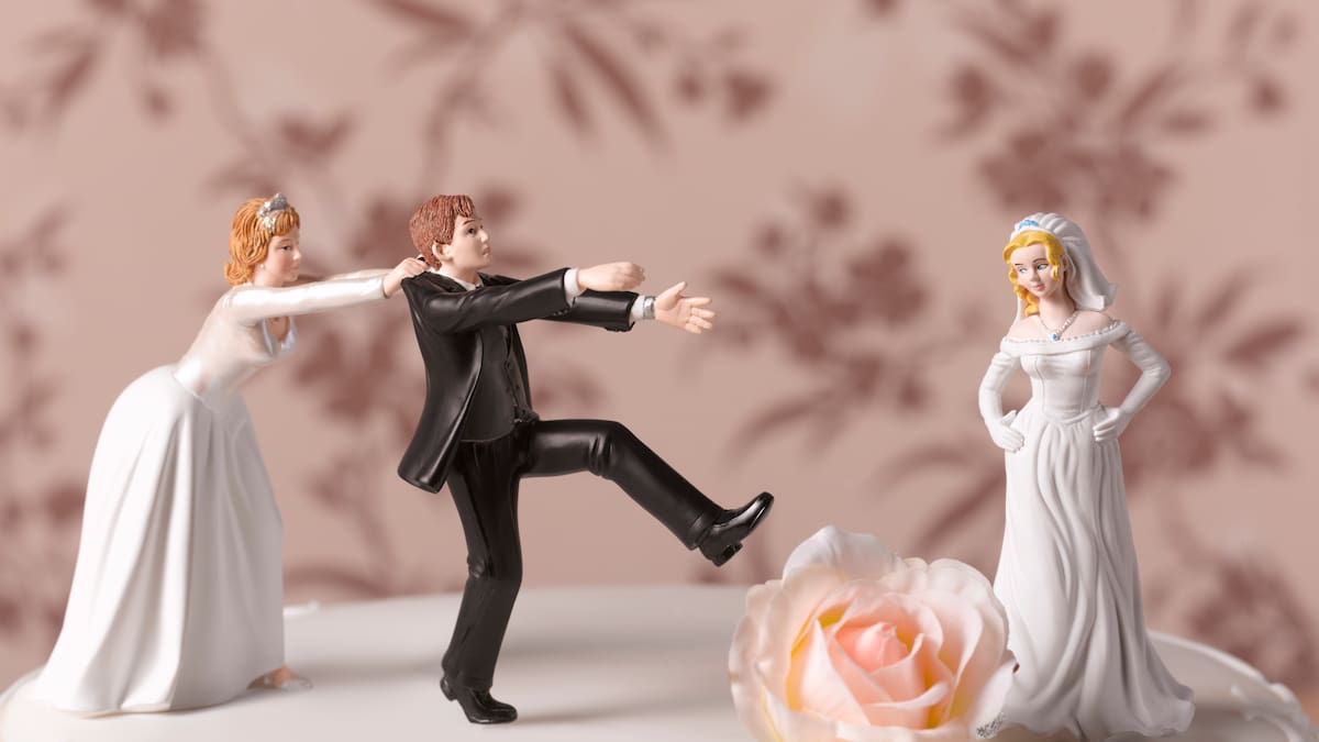 ¿Cuál es la diferencia entre infidelidad y bigamia? Doctor explicó