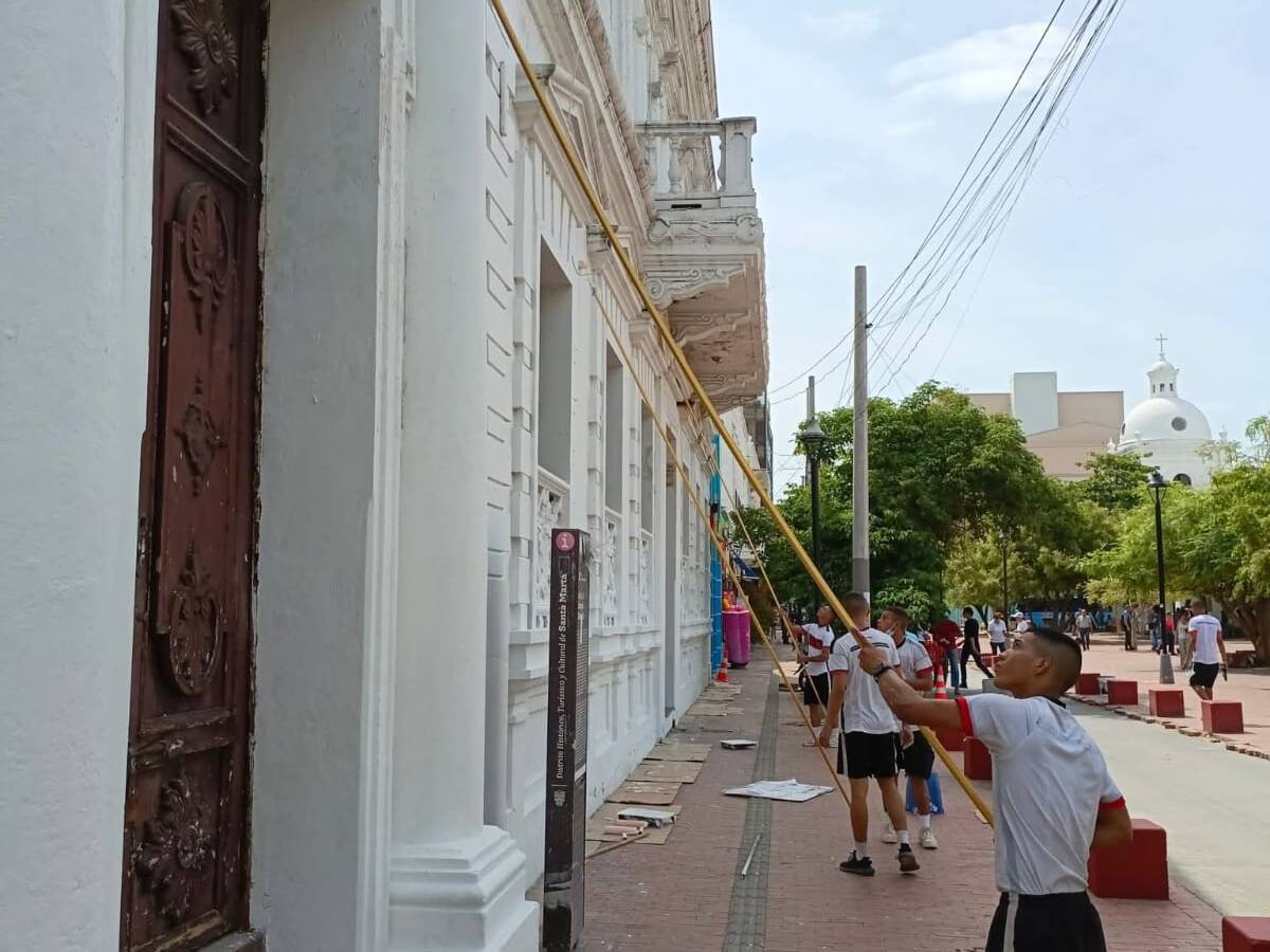 Voluntarios en Santa Marta se unen para embellecer el Centro Histórico en el marco de sus 500 años