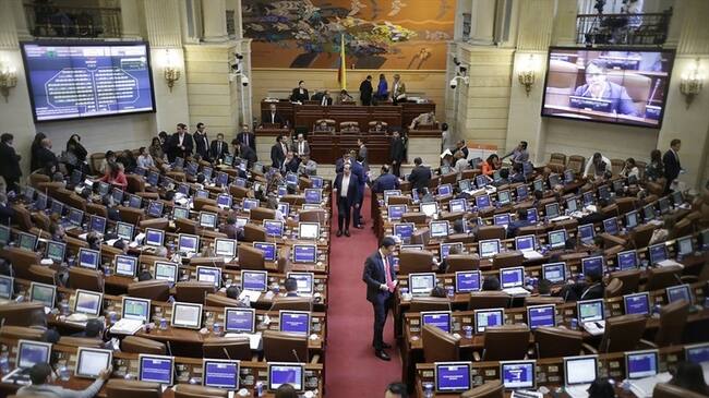 La decisión de los partidos de oposición de no votar el Plan Nacional de Desarrollo fue criticada por los partidos cercanos al Gobierno. Foto: Colprensa