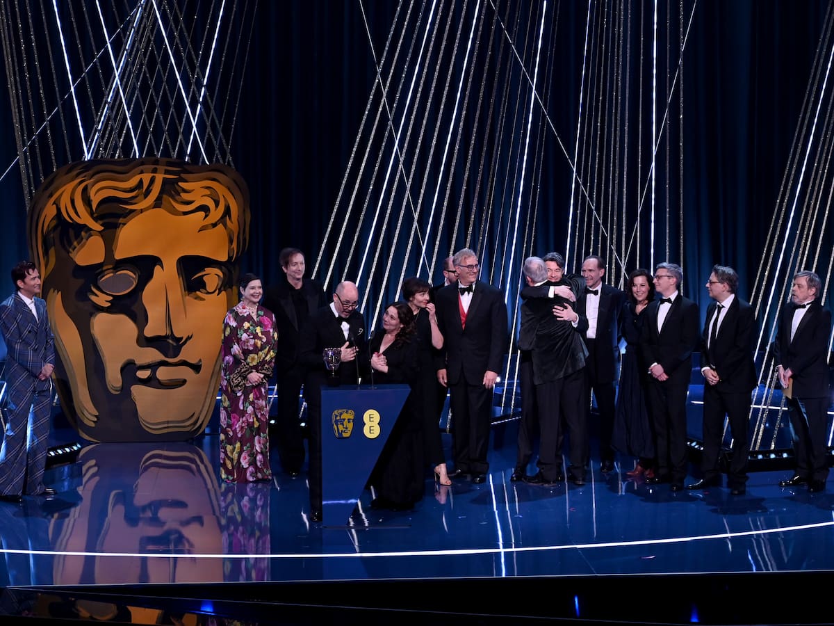 ‘Conclave’ recibe humo blanco y ‘Emilia Pérez’ supera la crisis: Los ganadores de los BAFTA de 2025