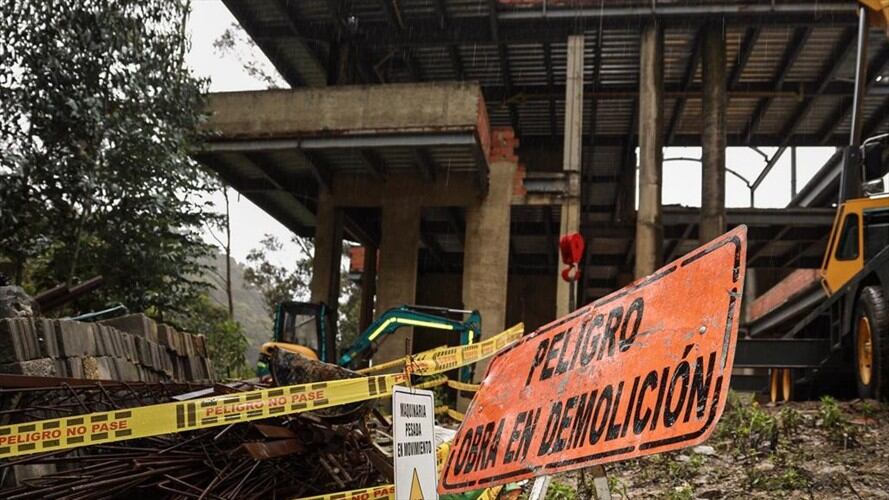 Demolición de viviendas en zona protegida. Foto: CAR Cundinamarca