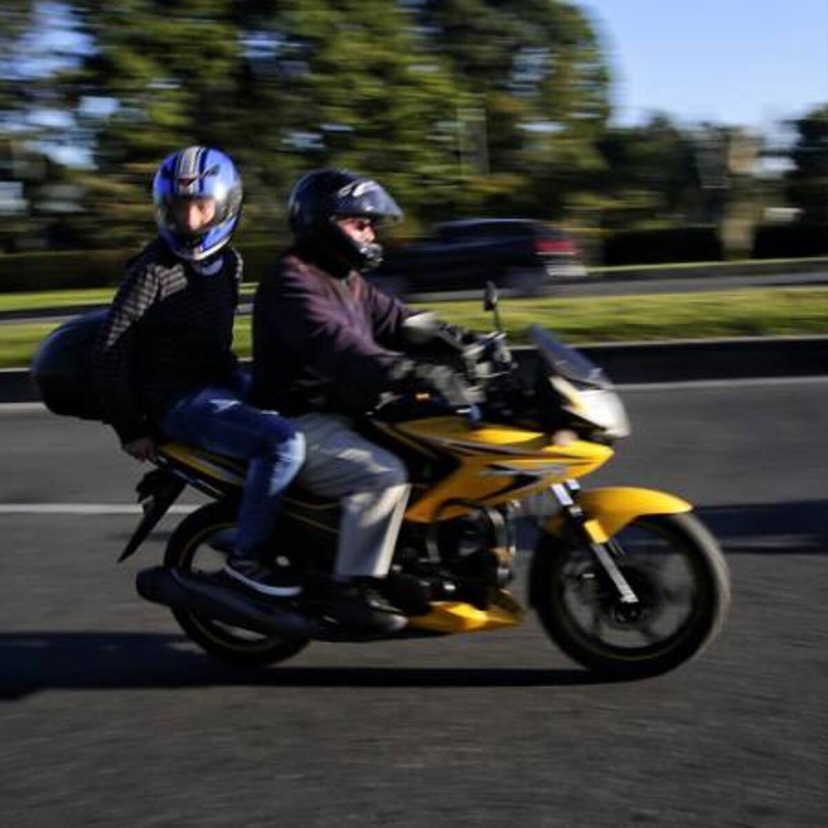 Bogotá estudiará medida de restricción de parrillero en moto