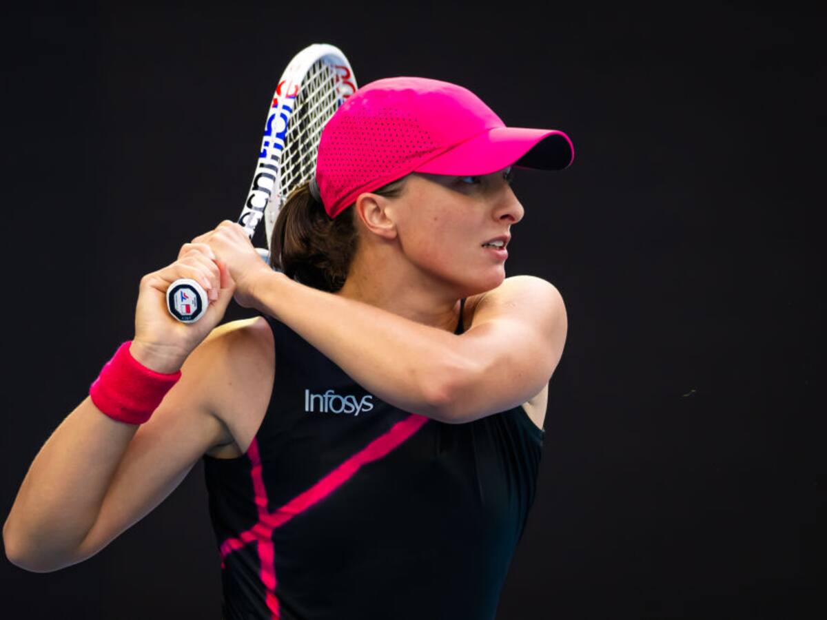 Iga Swiatek se despide del Abierto de Australia tras perder contra Noskova