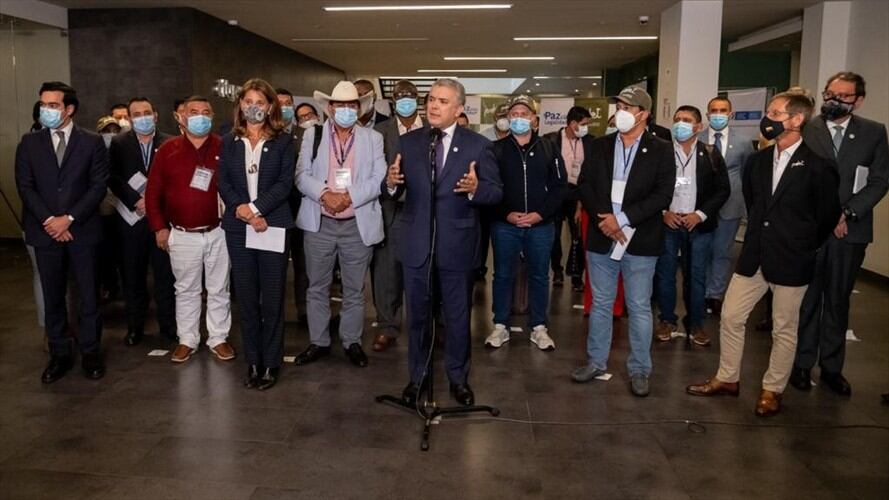 Alcaldes y gobernadores de zonas PDET piden al Gobierno eliminar trabas en aprobación de obras. Foto: Presidencia