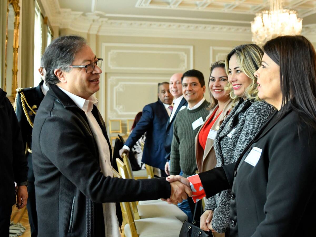 Petro se reunió con la bancada liberal de la Cámara