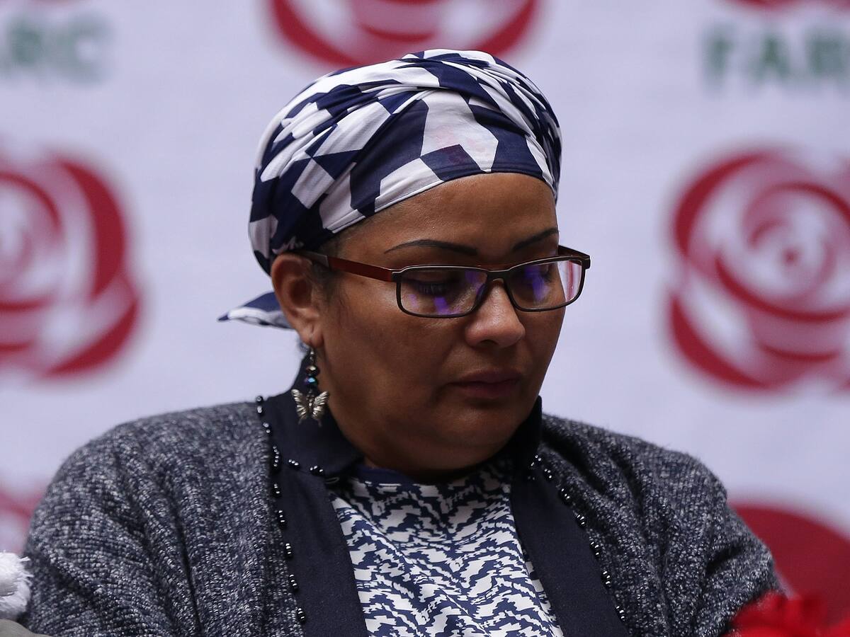 Congresistas inconformes en el Partido Comunes buscan revocar sus listas al Congreso