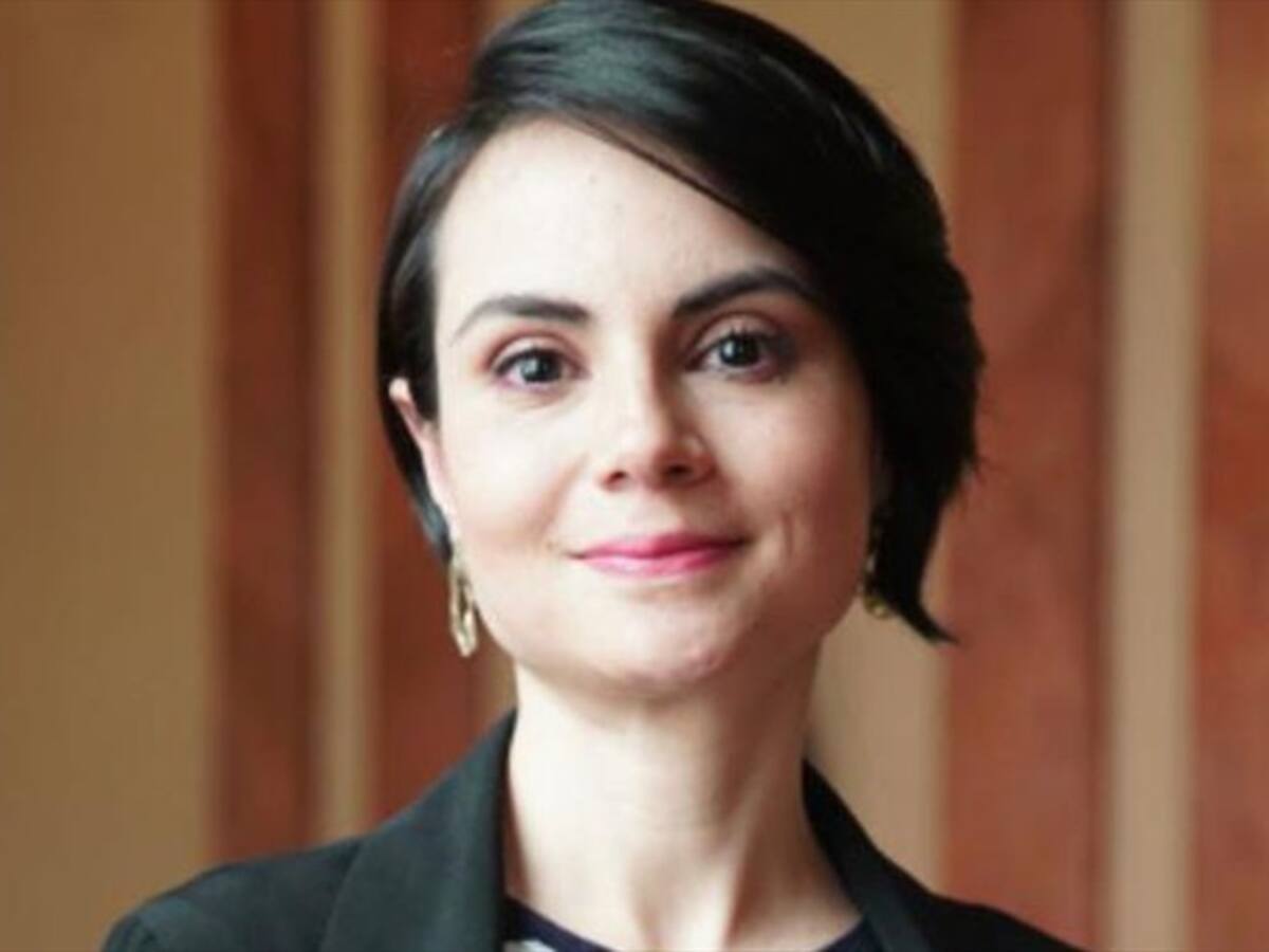 Claudia del Valle, música y directora del Teatro Colón, es Una Mujer W