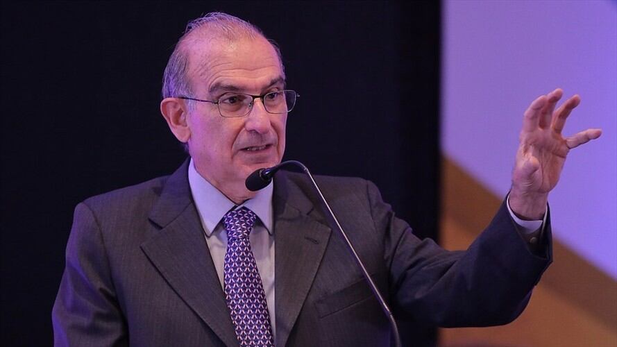 Un borrador de ponencia que reposa en el CNE advierte posibles irregularidades en los gastos de campaña de Humberto de la Calle. Foto: Colprensa