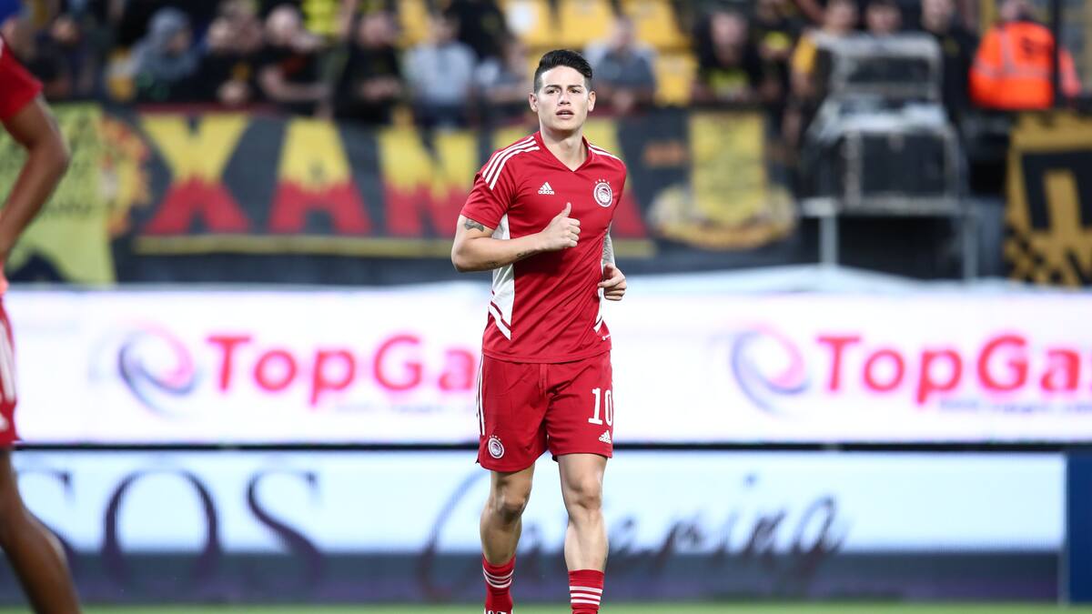 James Rodríguez debutó como titular en el Olympiacos