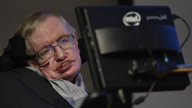 Hawking dijo que la detección de ondas gravitacionales plantea nuevos enigmas a los astrofísicos. Foto: Reuters / BBC Mundo