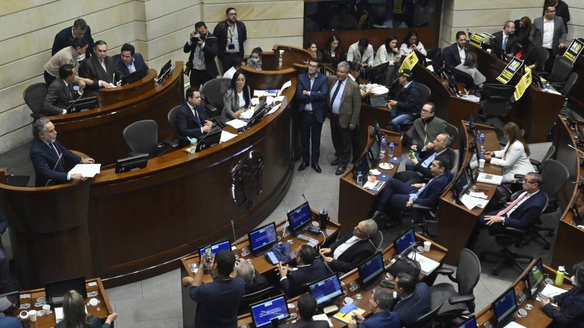 Reforma laboral: Faltan 12 artículos por votar y el debate continuará este martes