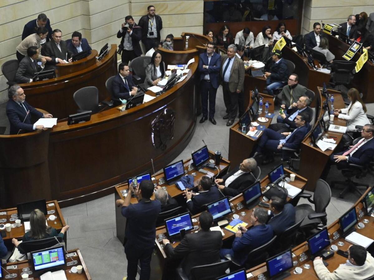 Reforma laboral: Faltan 12 artículos por votar y el debate continuará este martes