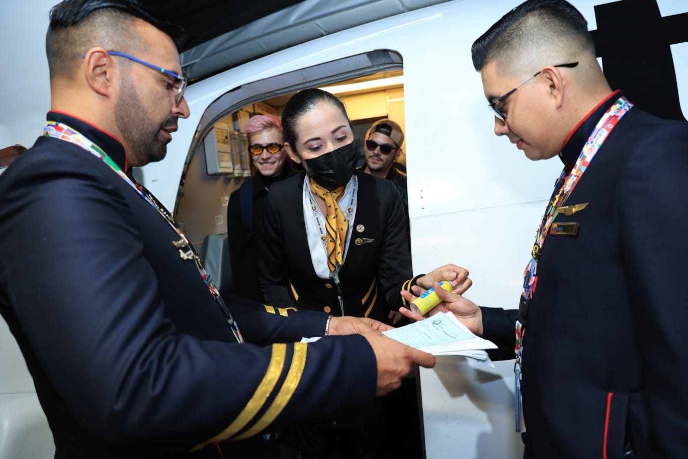 Llegó al Aeropuerto Internacional El Dorado de Bogotá el primer vuelo de Turpial Airlines desde Caracas, Venezuela. Foto: Ministerio de Transporte