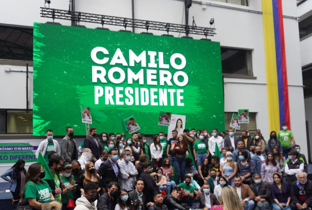 Camilo Romero inscribió su precandidatura presidencial. Foto: campaña