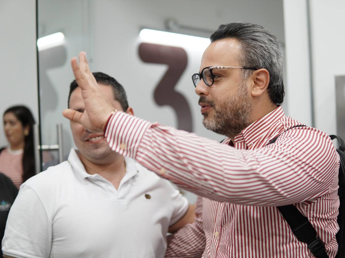 Renunció director del AMB en medio de denuncias del alcalde electo de Bucaramanga