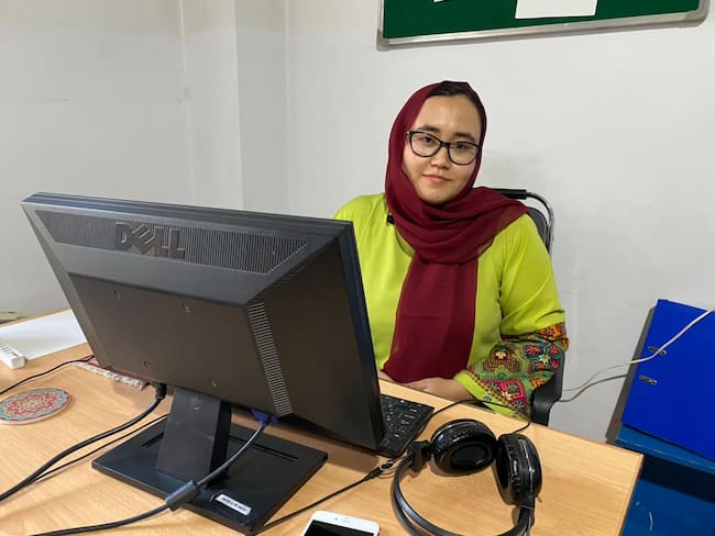 Begum, la emisora que educa a mujeres en Afganistán tras la llegada de los talibanes