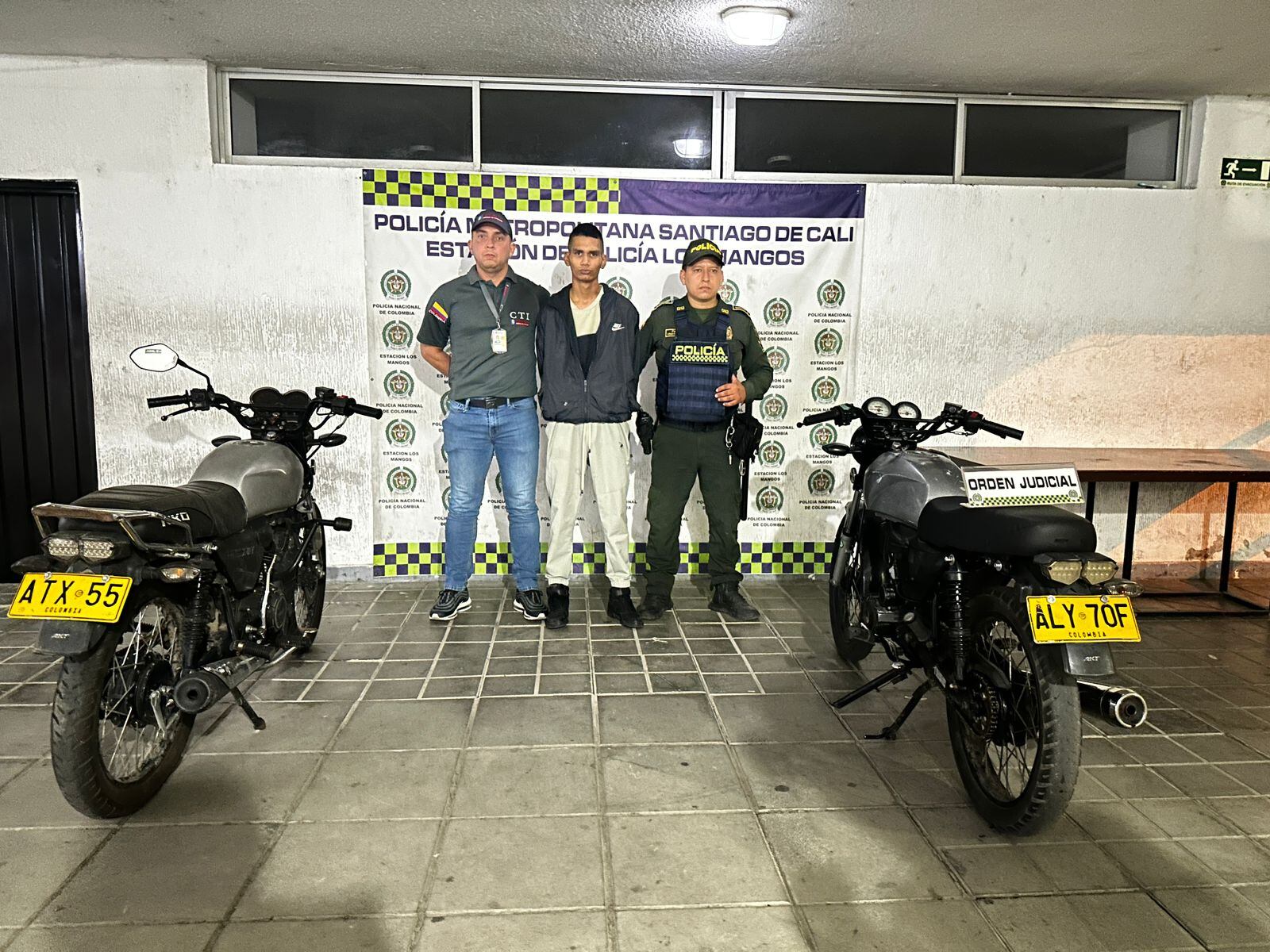 Alias ‘Tote’ aceptó los delitos de homicidio y porte ilegal de armas agravados. Un juez ordenó su reclusión en un centro carcelario. Foto: Policía.