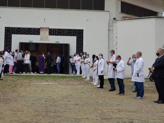 Buga despidió a tres de los cinco jóvenes asesinados en una finca en zona rural. Foto: Erika Rebolledo