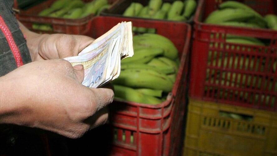 “Creo que la propuesta que hicimos no se entendió bien, hoy en día la canasta familiar en un 53 % está gravada con IVA al 19 %, eso venía de atrás”, dijo Iván Duque. Foto: Colprensa