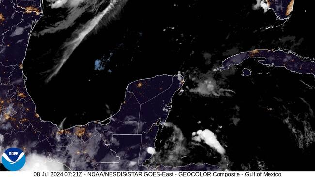 Miami (EE.UU.).- Beryl tocará tierra este lunes en la costa de Texas como el primer huracán de la actual temporada en Estados Unidos y después de causar muerte y destrucción en el Caribe como un ciclón mayor, que alcanzó la máxima categoría, 5, y de azotar la península mexicana de Yucatán. EFE/ NOAA/NESDIS/STAR GOES-East - SOLO USO EDITORIAL/SOLO DISPONIBLE PARA ILUSTRAR LA NOTICIA QUE ACOMPAÑA (CRÉDITO OBLIGATORIO) -