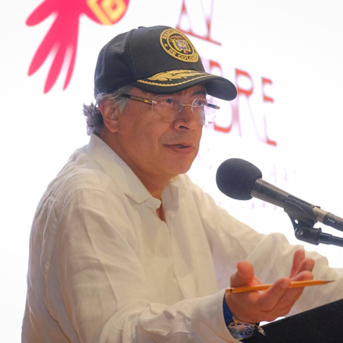 Presidente Petro aseguró que el expresidente Iván Duque “ayuda a genocidas”