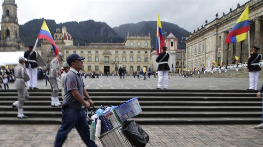 La entidad aseguró que en total se completaron 10,7 millones de personas ocupadas en las 13 zonas detalladas, siendo 5,6 millones formales y 5,04 millones las informales. Foto: Colprensa
