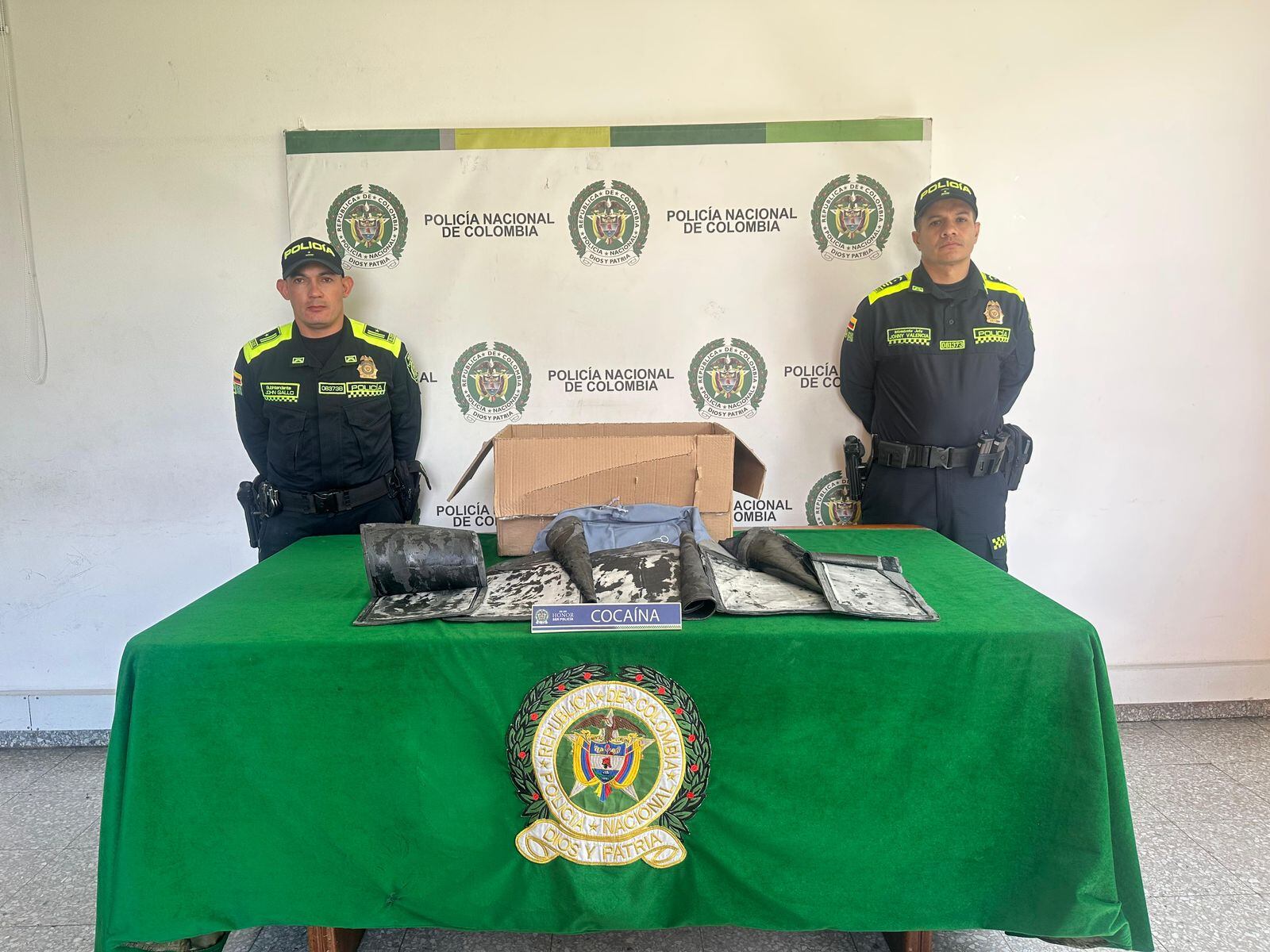 Incautan 2 kilos de cocaína camuflados en productos para bebé en el Aeropuerto El Dorado. Foto: MeBog.