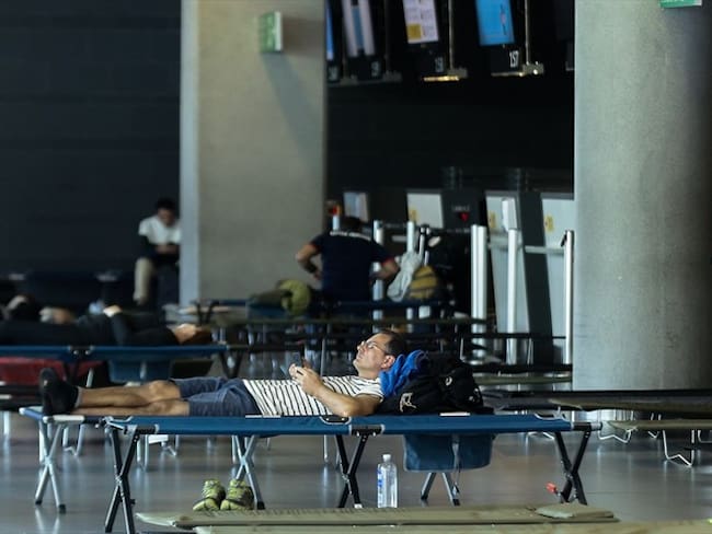 Más de 140 chilenos están atrapados en Colombia por cierre de aeropuertos