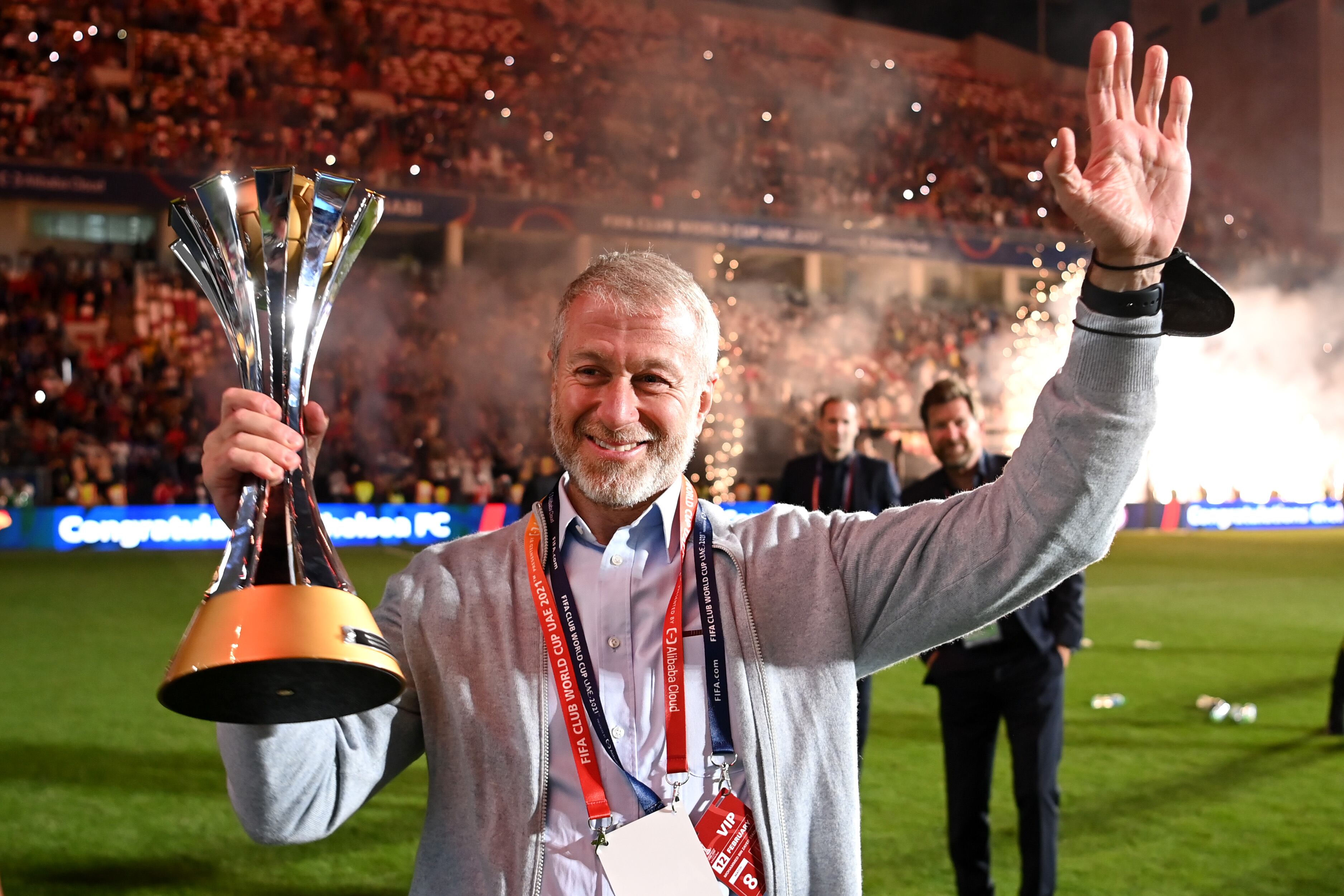 ABU DHABI, UNITED ARAB EMIRATES - FEBRUARY 12: Roman Abramovich, Owner of Chelsea celebrates with The FIFA Club World Cup trophy following their side's victory during the FIFA Club World Cup UAE 2021 Final match between Chelsea and Palmeiras at Mohammed Bin Zayed Stadium on February 12, 2022 in Abu Dhabi, United Arab Emirates. (Photo by Michael Regan - FIFA/FIFA via Getty Images)