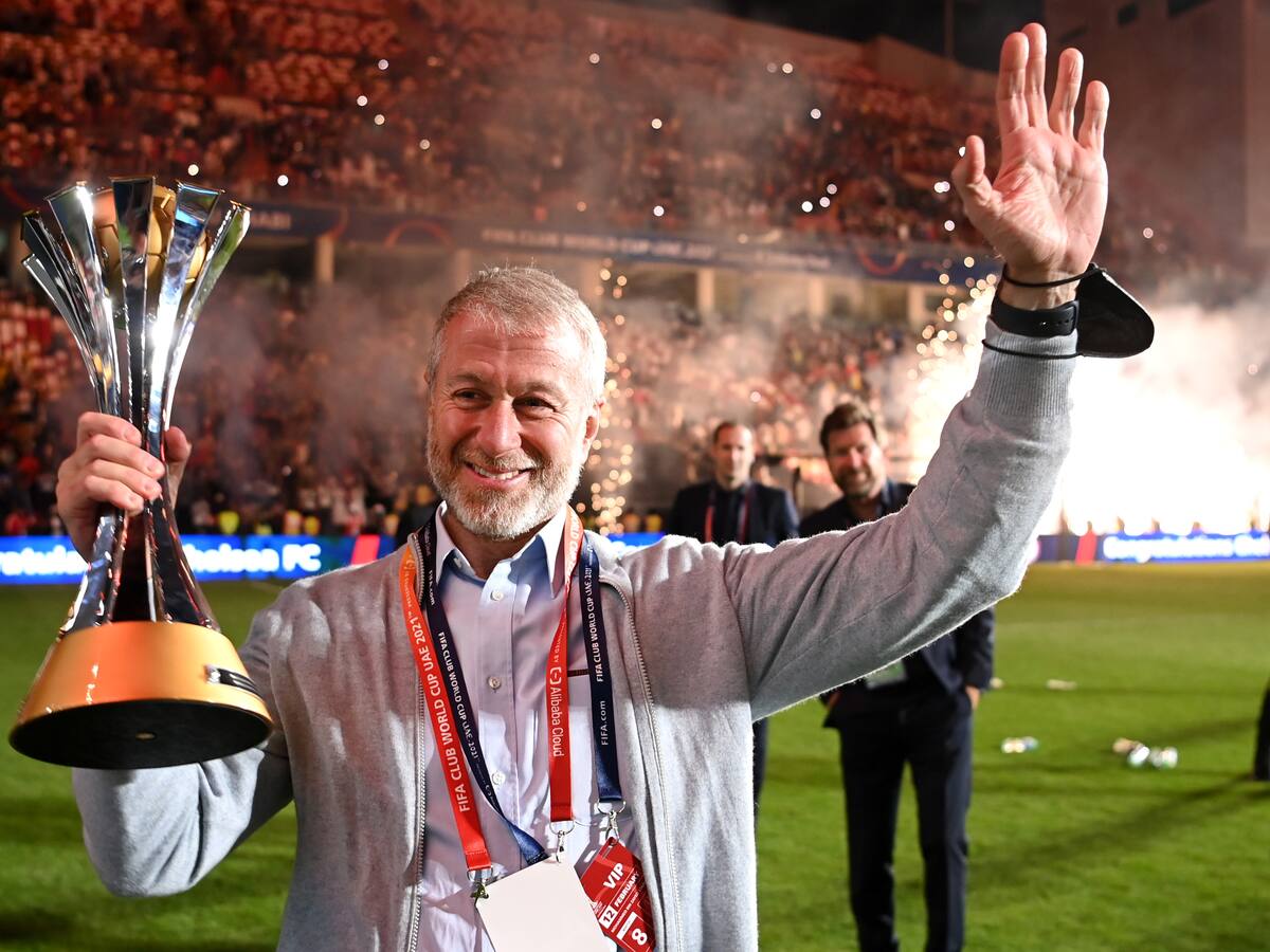 El Gobierno británico congela los activos de Román Abramóvich, dueño del Chelsea