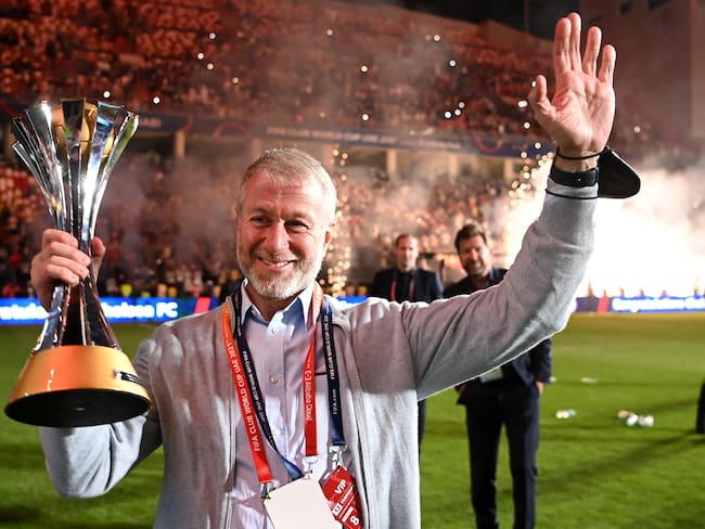 El Gobierno británico congela los activos de Román Abramóvich, dueño del Chelsea