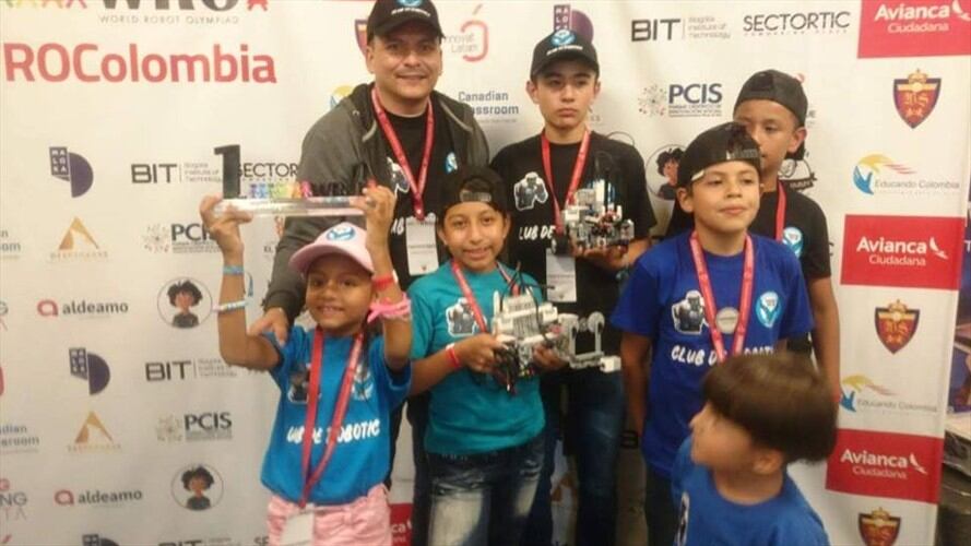 Equipo de robótica de Cachipay representará a Colombia en mundial de Tailandia. Foto: Facebook Fundación 2020