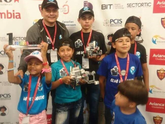 Equipo de robótica de Cachipay representará a Colombia en mundial de Tailandia. Foto: Facebook Fundación 2020