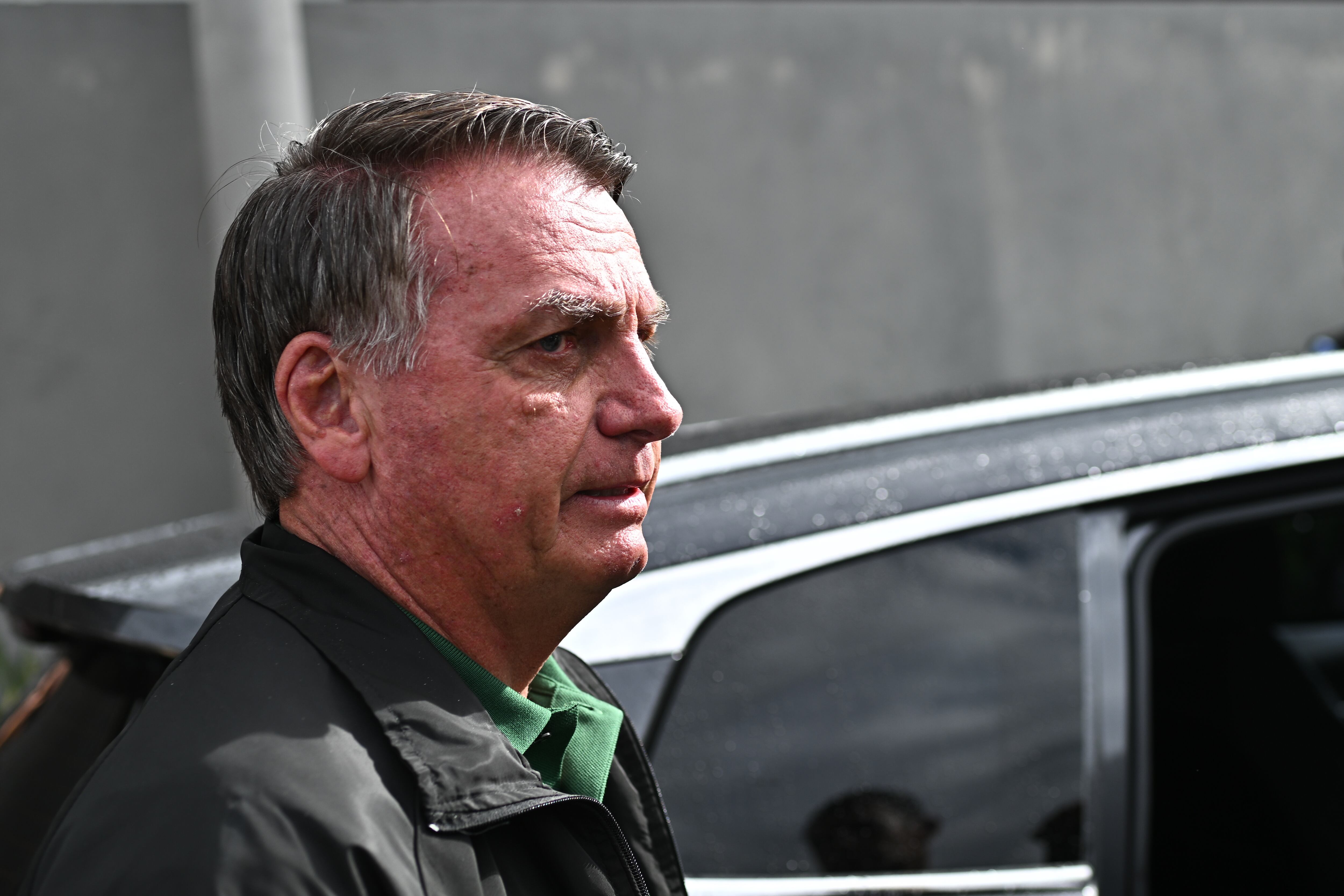 El expresidente de Brasil Jair Bolsonaro llega a Brasilia para asistir en la Primera Sala de la Corte Suprema de Brasil- FOTO: EFE/ Andre Borges