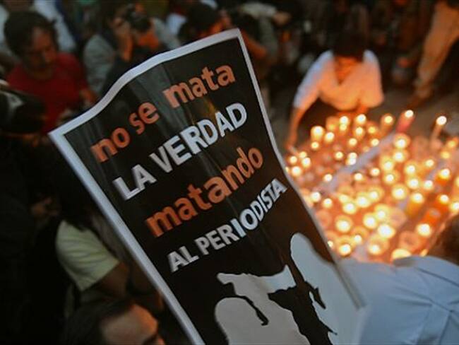 Protesta por el asesinato de un periodista en México (archivo)Image copyrightAFP Image caption El cuerpo de la periodista Anabel Flores fue hallado un día después de haber sido secuestrada.. Foto: BBC Mundo
