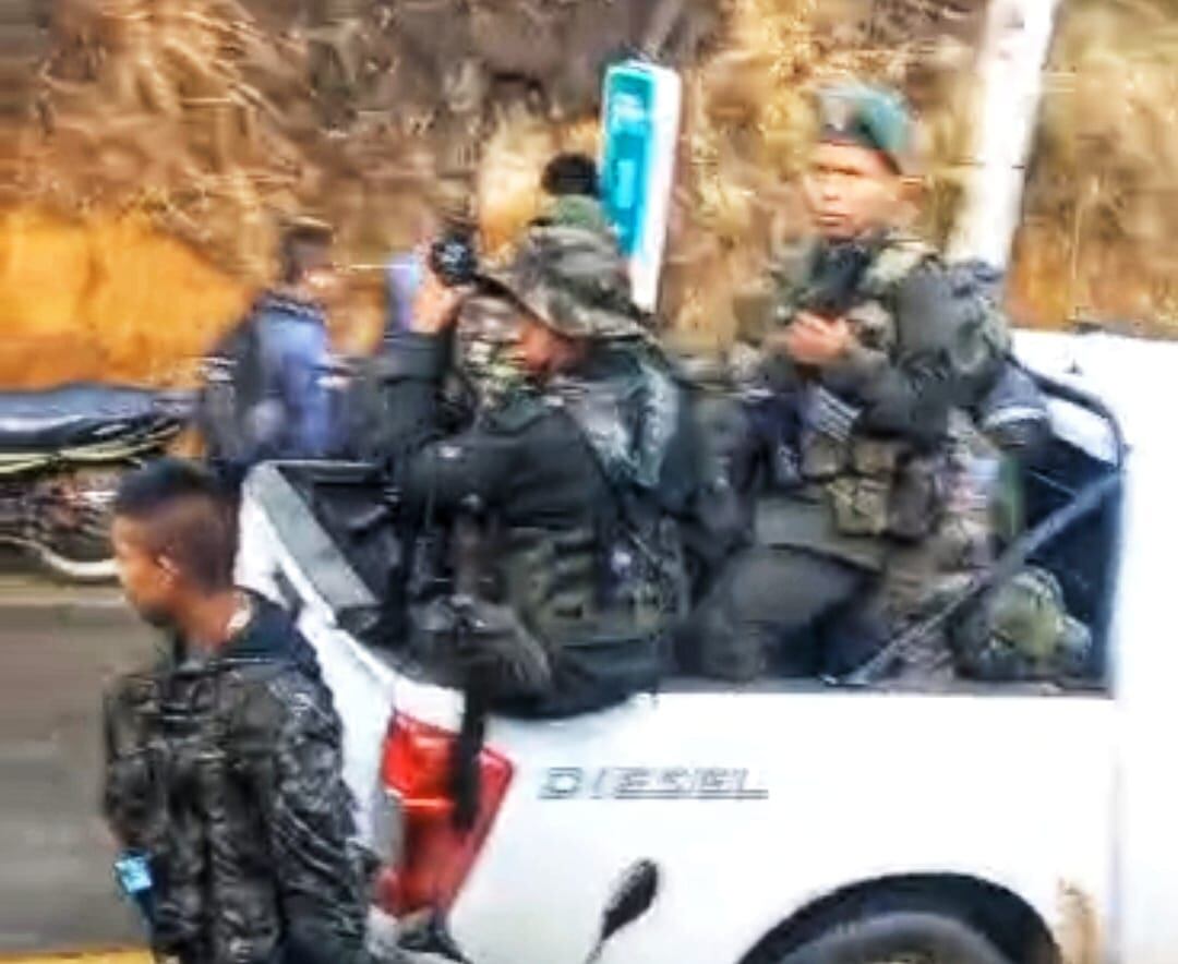 Integrantes de las disidencias de las Far se movilizaban por el sector rural de Caldono en dos camionetas registradas como hurtadas. Crédito: Suministrada.