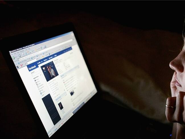 La historia de la mujer que encontró al asesino de su hermano a través de Facebook