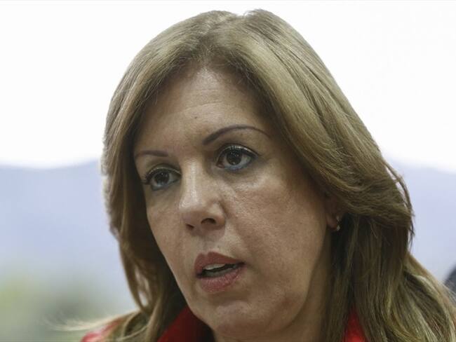 Gobernadora del Valle del Cauca responde a denuncias por contratos del coronavirus