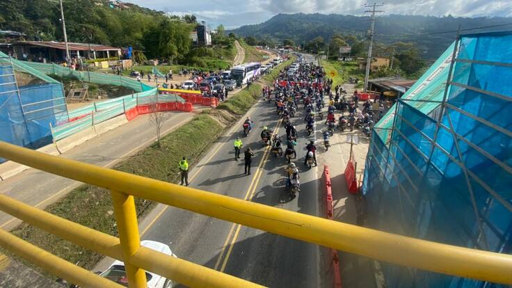 Bloqueos en la vía Bogotá - Girardot, ¿qué está pasando con las obras?