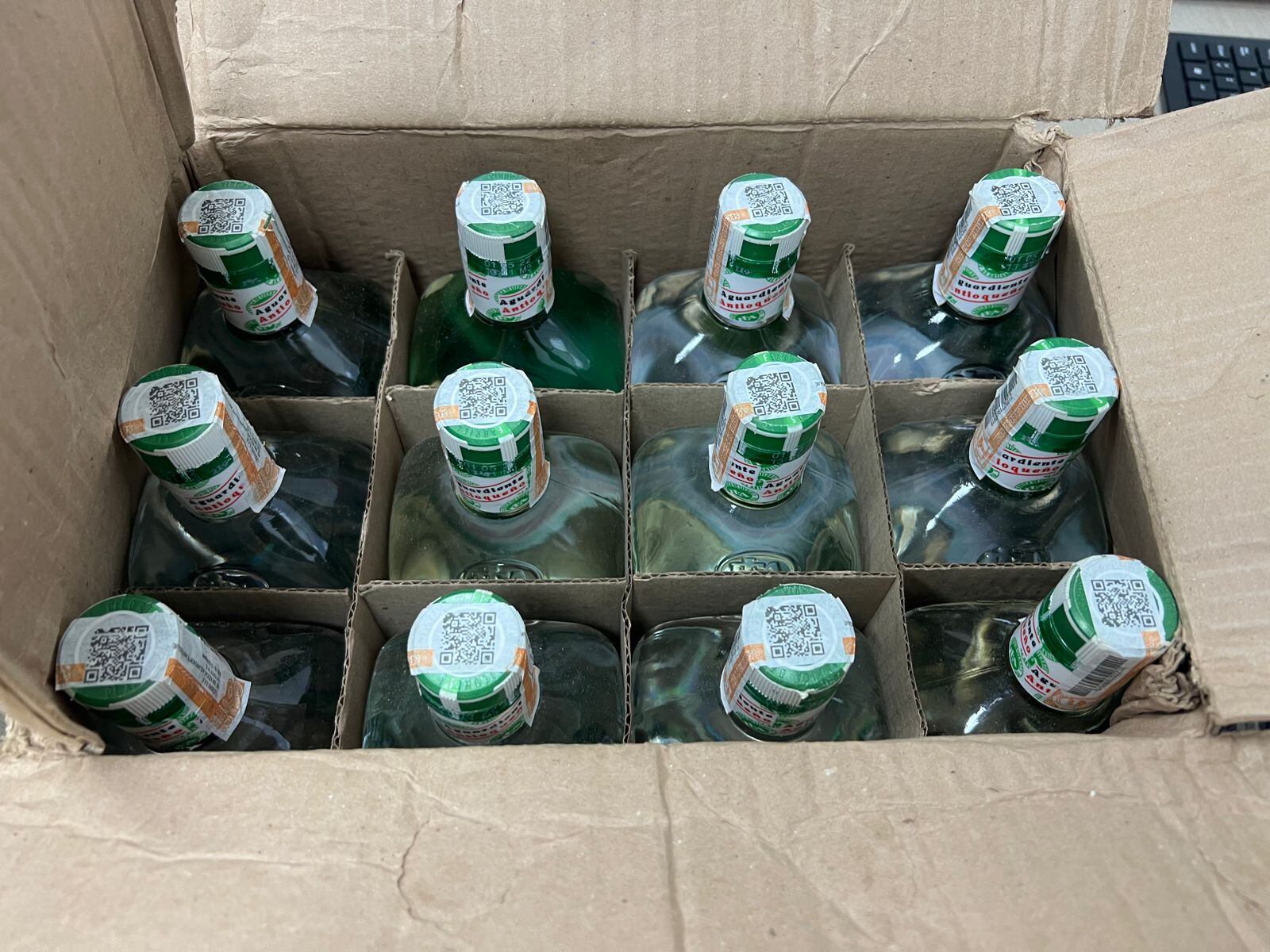 Incautan más de 100 botellas de licor adulterado en Córdoba. Foto: prensa Gobernación de Córdoba.