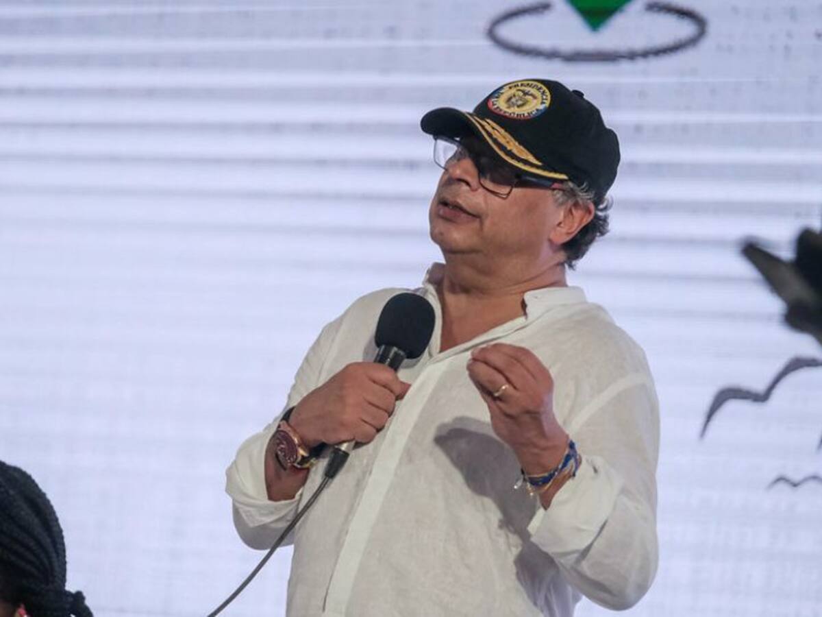 “Este año lo tumbamos, dicen en redes”: Petro, en medio de elección de la nueva fiscal