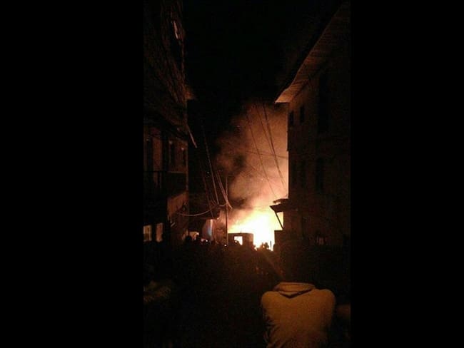 Incendió consumió una manzana en Belalcázar. Foto: Gestión de Riesgo Caldas