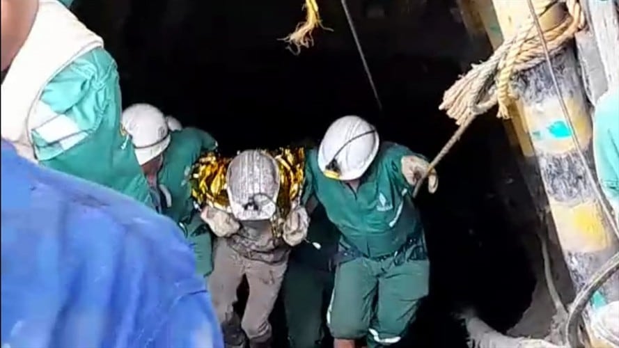 Los mineros fueron trasladados a un centro asistencial para verificar su estado de salud.. Foto: Agencia Nacional de Minería