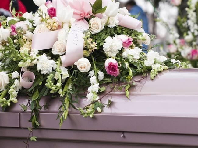 Los familiares se dieron cuenta del grave error de la funeraria durante el velorio.. Foto: Getty Images