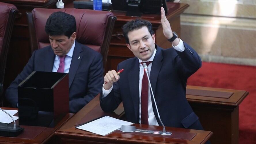 Carlos Felipe Córdoba formó un equipo multidisciplinario de seis personas para crear Océano, un sistema de información que depura datos en tiempo real. Foto: Colprensa