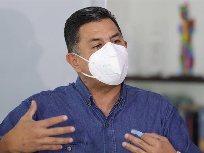 La nueva normativa determina que una persona por familia podrá salir a comprar bienes de primera necesidad teniendo en cuenta el pico y cédula. Foto: Alcaldía de Cali