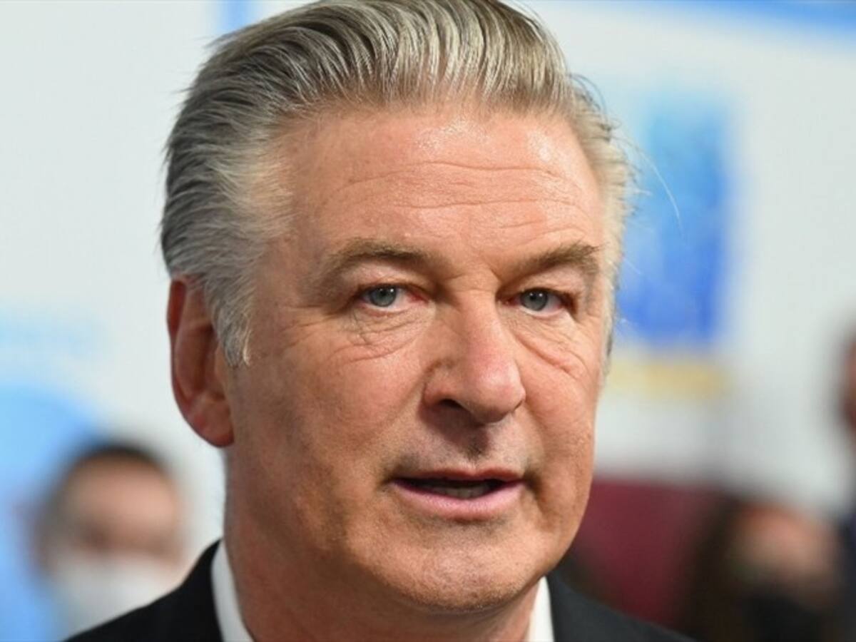 FBI concluyó que Alec Baldwin apretó el gatillo de la pistola que mató a Hutchins