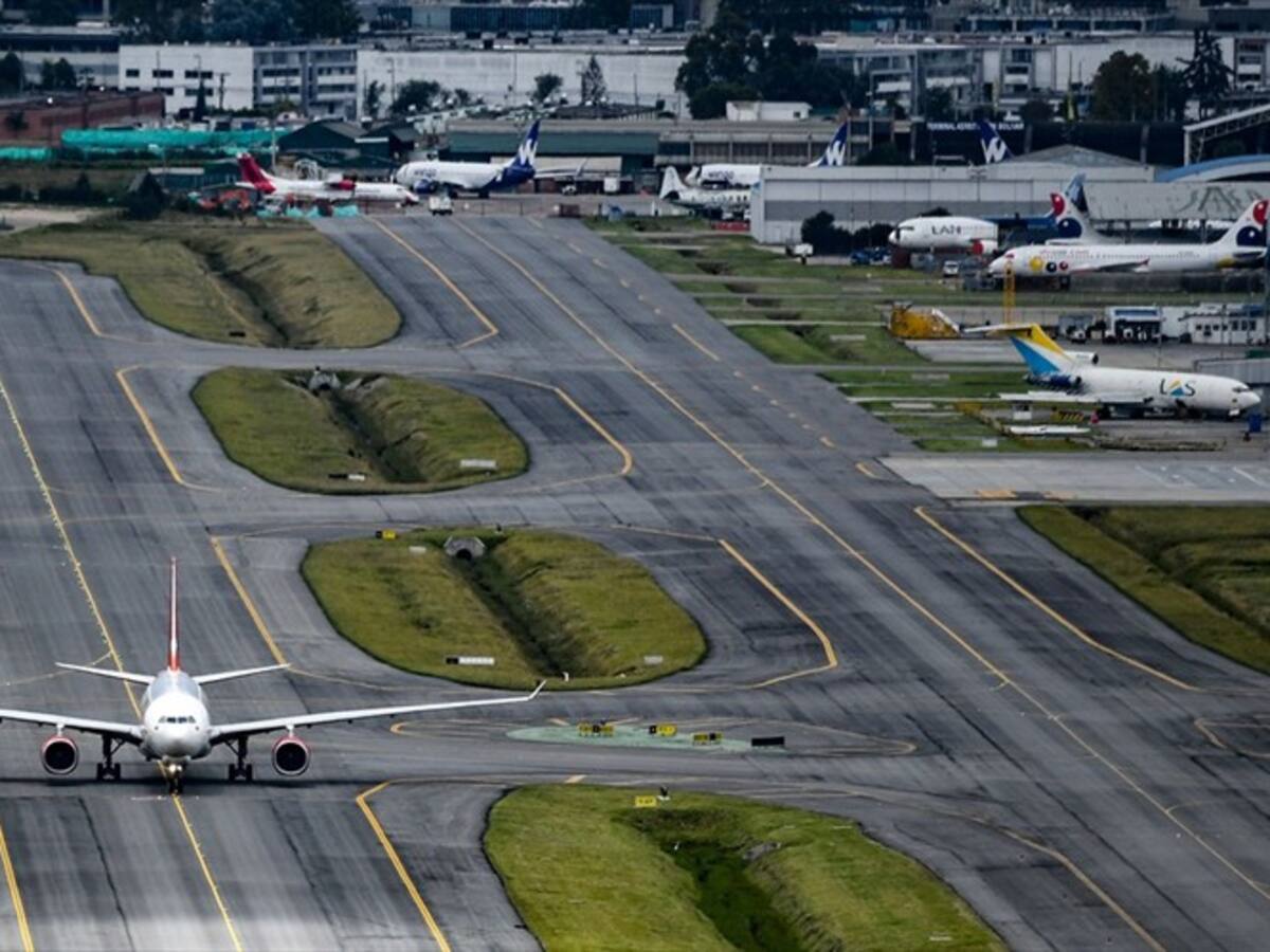 Avión de Estados Unidos aterrizó en El Dorado con problemas en tren de aterrizaje